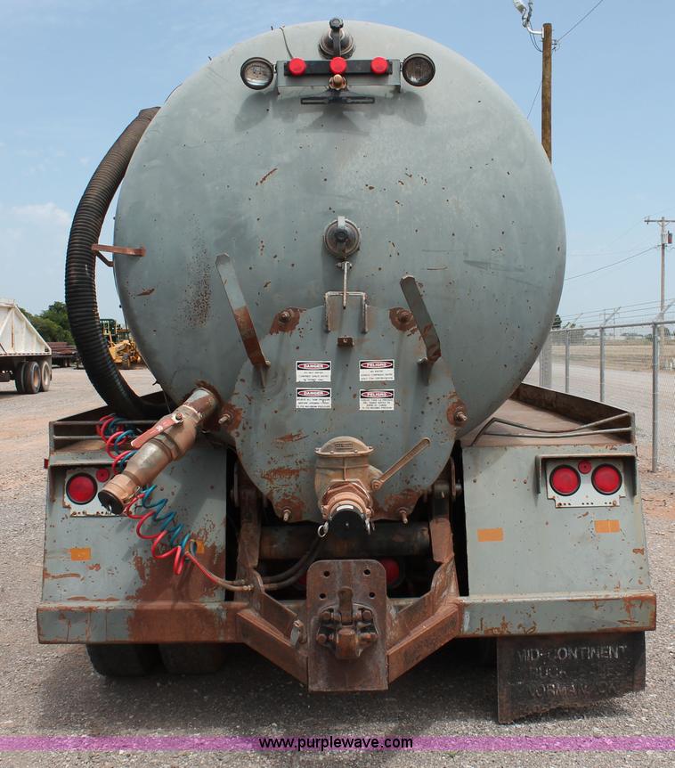 image for item H5637 1988 Kenworth T600 vacuum truck