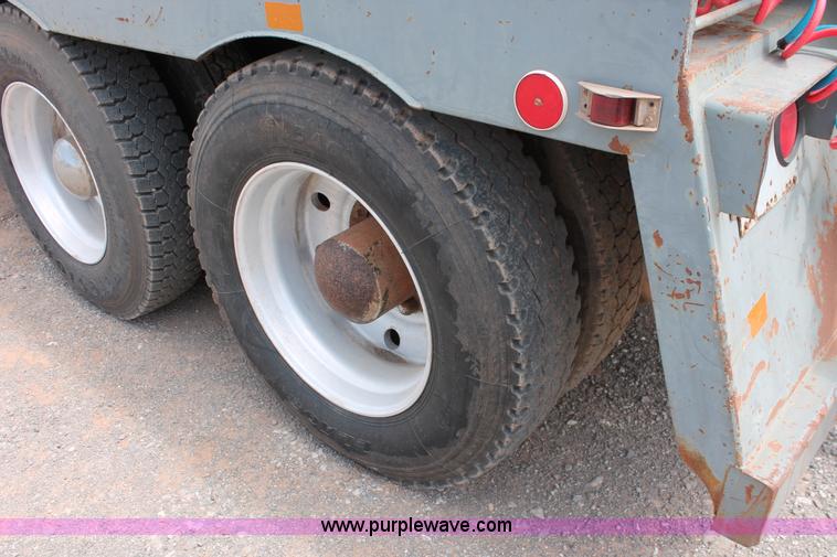 image for item H5637 1988 Kenworth T600 vacuum truck