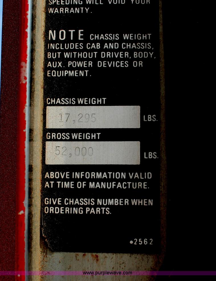 image for item H5637 1988 Kenworth T600 vacuum truck