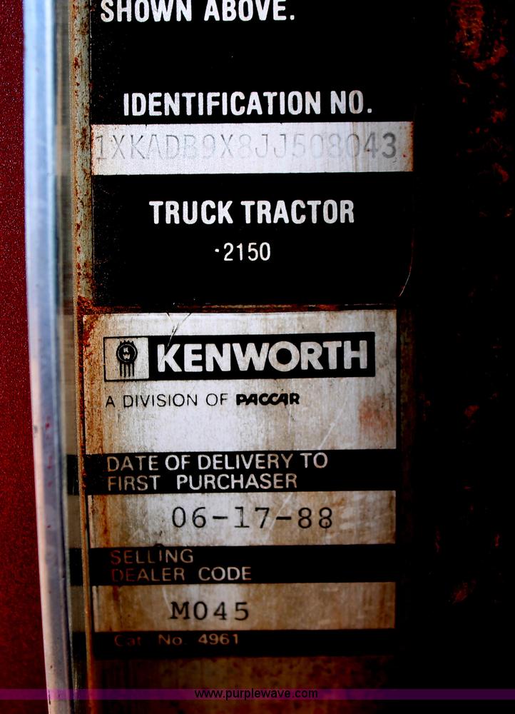 image for item H5637 1988 Kenworth T600 vacuum truck