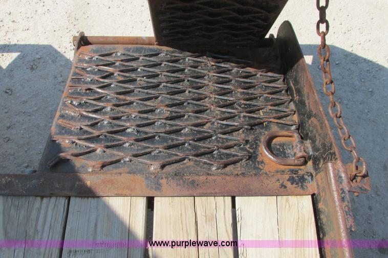 image for item I3490 1985 Belshe equipment trailer