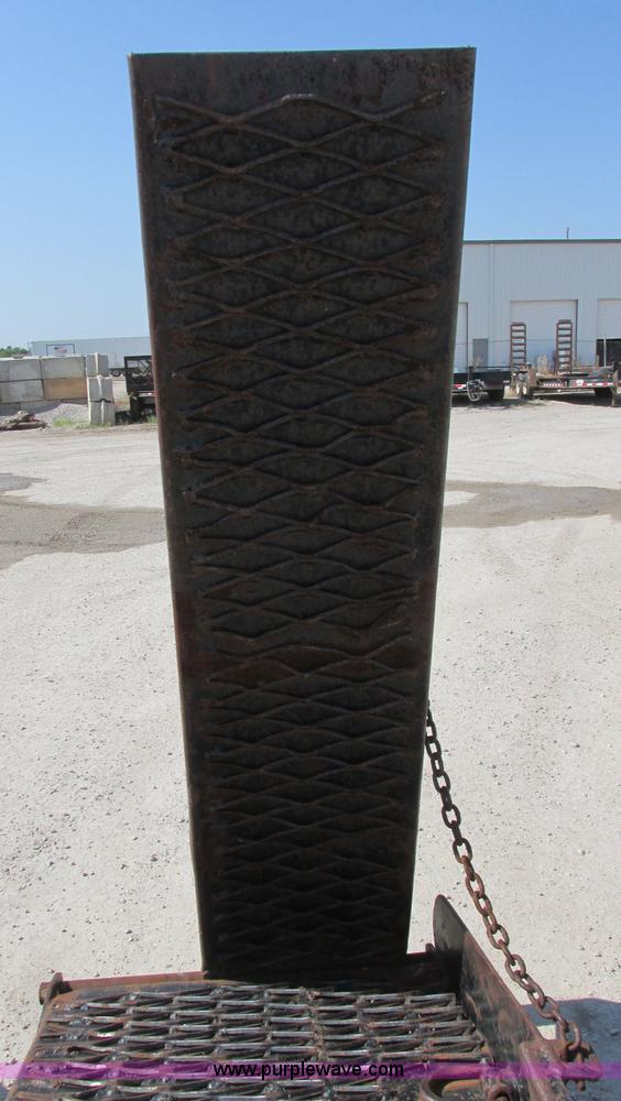 image for item I3490 1985 Belshe equipment trailer