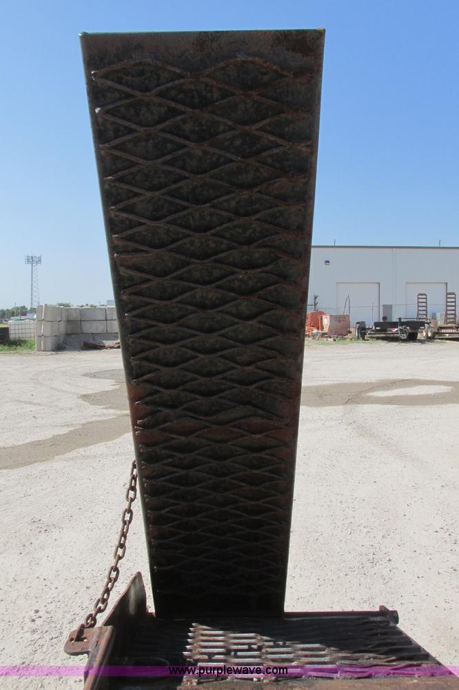 image for item I3490 1985 Belshe equipment trailer