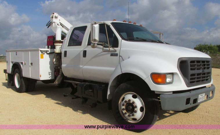 image for item I3500 2000 Ford F650 Super Duty XL Crew Cab service truck with crane