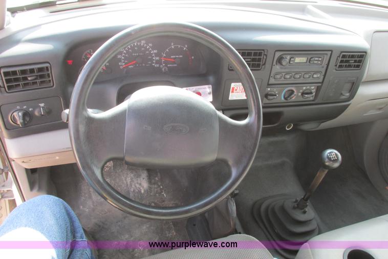 image for item I3500 2000 Ford F650 Super Duty XL Crew Cab service truck with crane