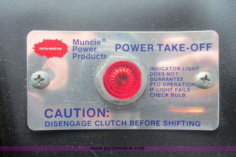 image for item I3500 2000 Ford F650 Super Duty XL Crew Cab service truck with crane