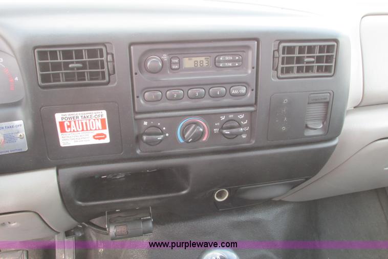 image for item I3500 2000 Ford F650 Super Duty XL Crew Cab service truck with crane