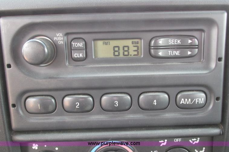 image for item I3500 2000 Ford F650 Super Duty XL Crew Cab service truck with crane