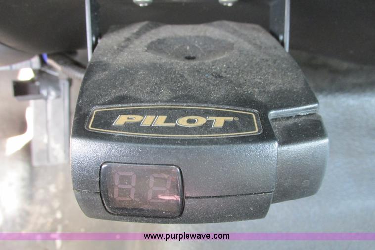 image for item I3500 2000 Ford F650 Super Duty XL Crew Cab service truck with crane