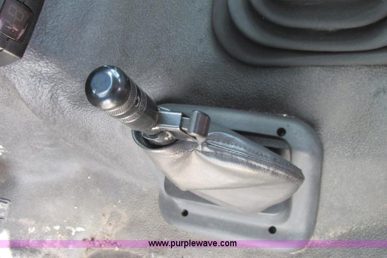 image for item I3500 2000 Ford F650 Super Duty XL Crew Cab service truck with crane