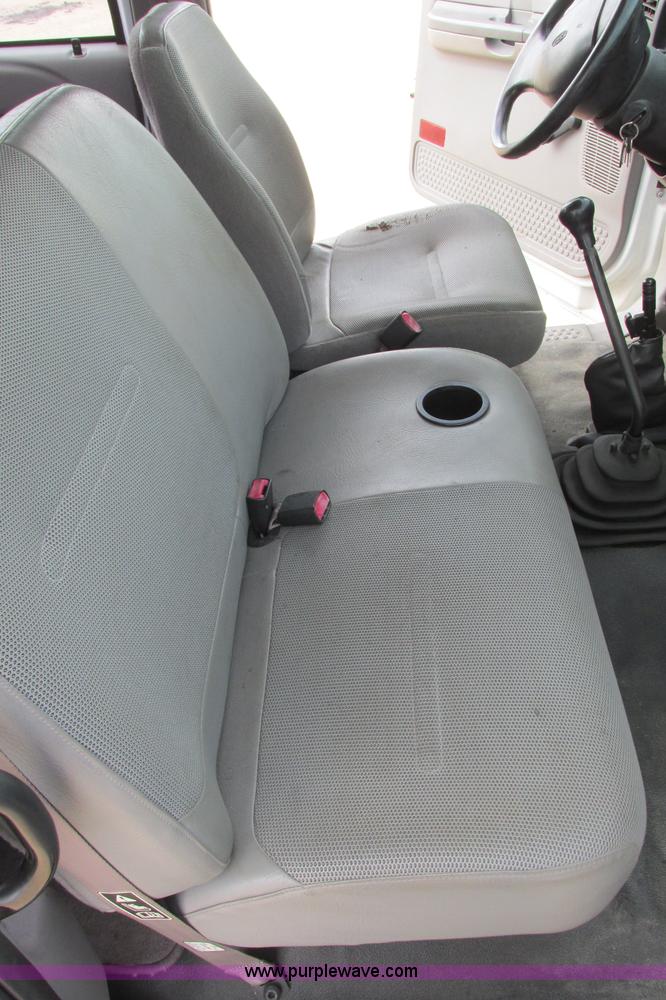 image for item I3500 2000 Ford F650 Super Duty XL Crew Cab service truck with crane