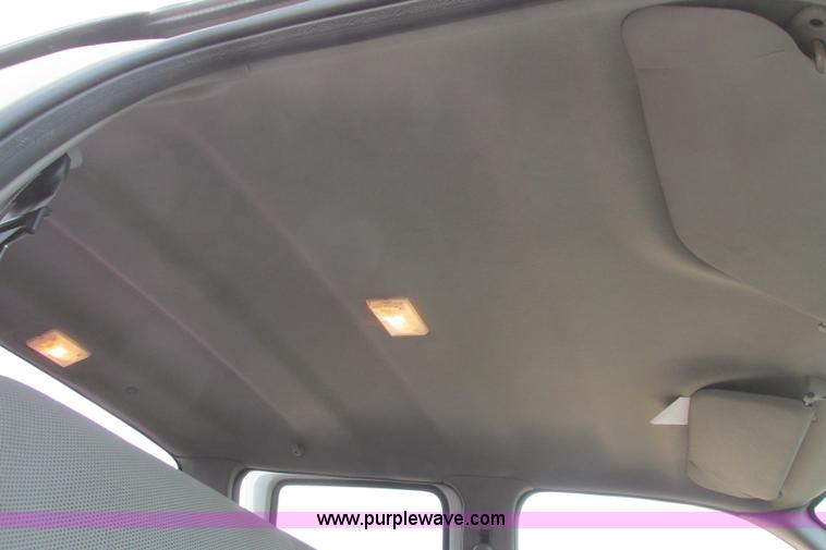 image for item I3500 2000 Ford F650 Super Duty XL Crew Cab service truck with crane