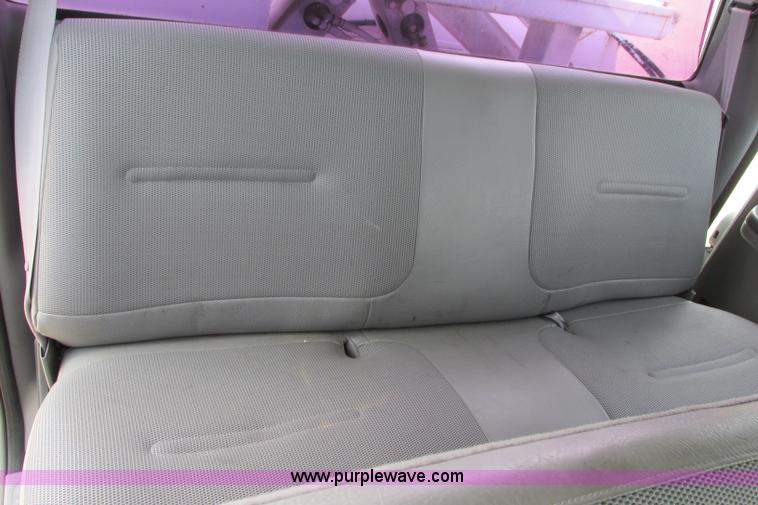 image for item I3500 2000 Ford F650 Super Duty XL Crew Cab service truck with crane