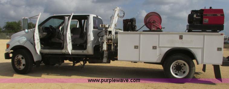 image for item I3500 2000 Ford F650 Super Duty XL Crew Cab service truck with crane