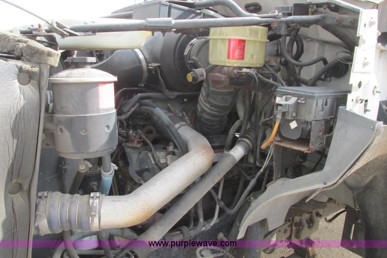 image for item I3500 2000 Ford F650 Super Duty XL Crew Cab service truck with crane