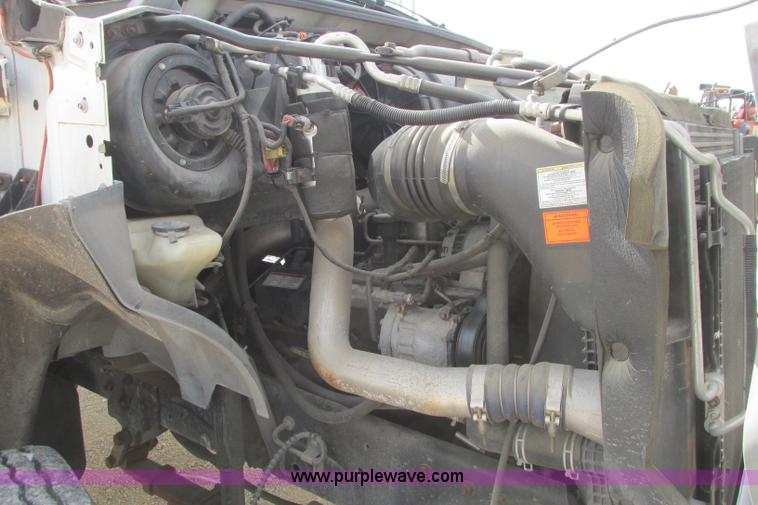 image for item I3500 2000 Ford F650 Super Duty XL Crew Cab service truck with crane