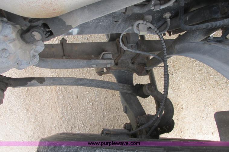 image for item I3500 2000 Ford F650 Super Duty XL Crew Cab service truck with crane