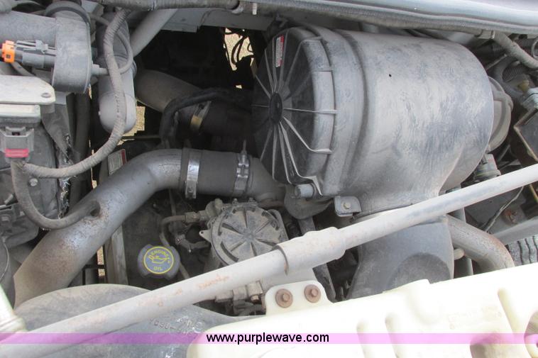 image for item I3500 2000 Ford F650 Super Duty XL Crew Cab service truck with crane