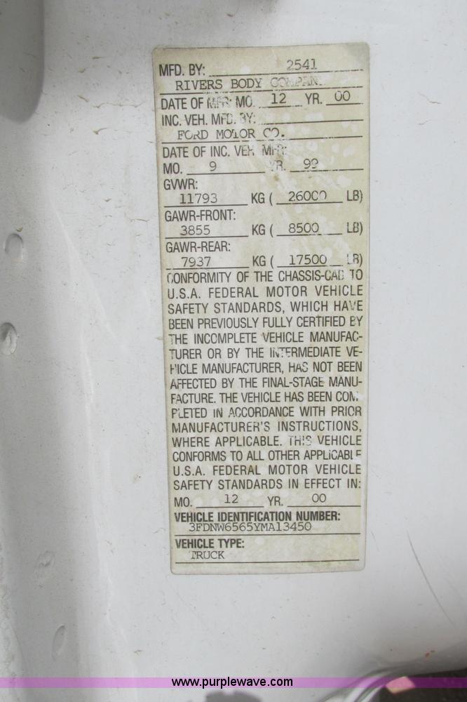 image for item I3500 2000 Ford F650 Super Duty XL Crew Cab service truck with crane