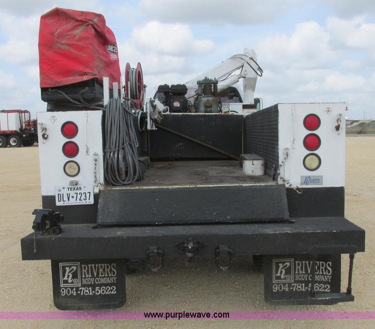 image for item I3500 2000 Ford F650 Super Duty XL Crew Cab service truck with crane