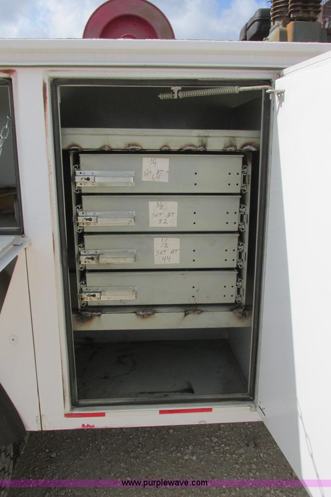 image for item I3500 2000 Ford F650 Super Duty XL Crew Cab service truck with crane