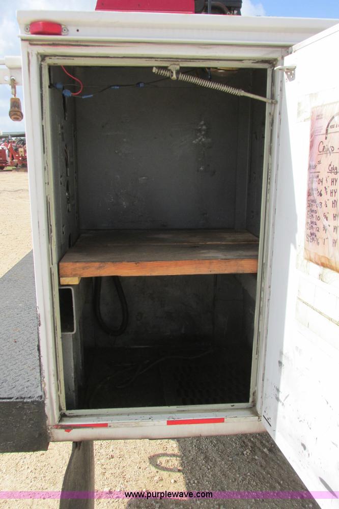 image for item I3500 2000 Ford F650 Super Duty XL Crew Cab service truck with crane