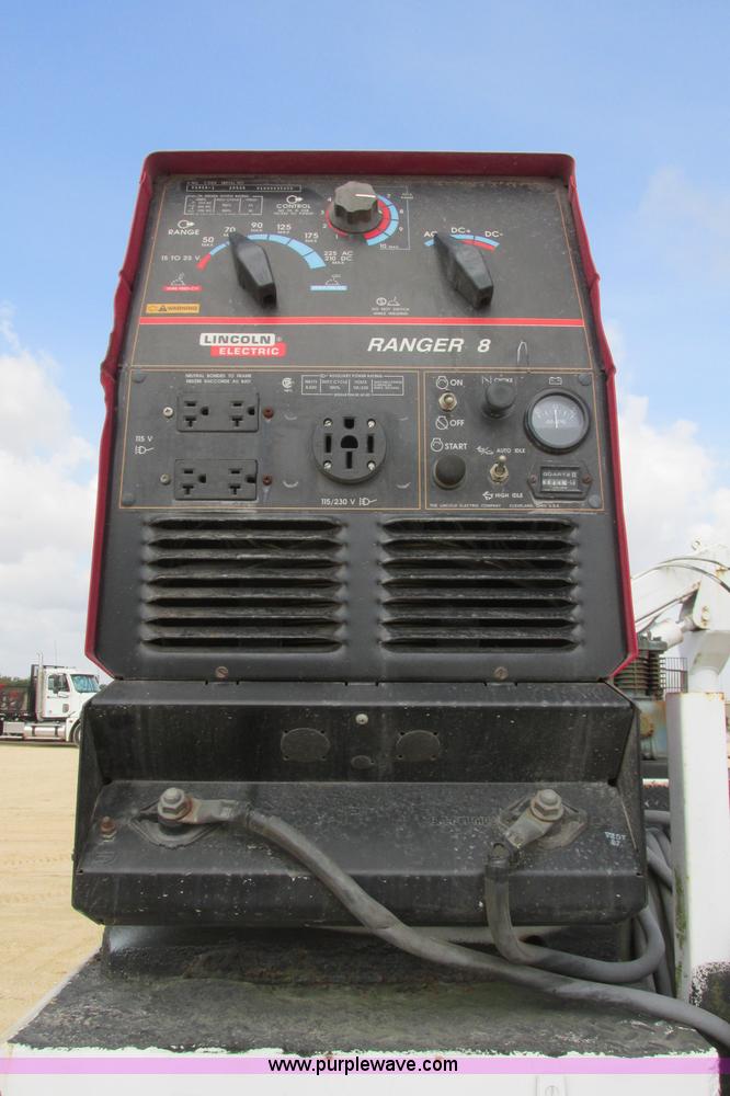 image for item I3500 2000 Ford F650 Super Duty XL Crew Cab service truck with crane