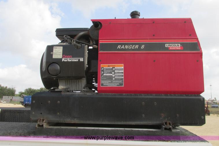 image for item I3500 2000 Ford F650 Super Duty XL Crew Cab service truck with crane