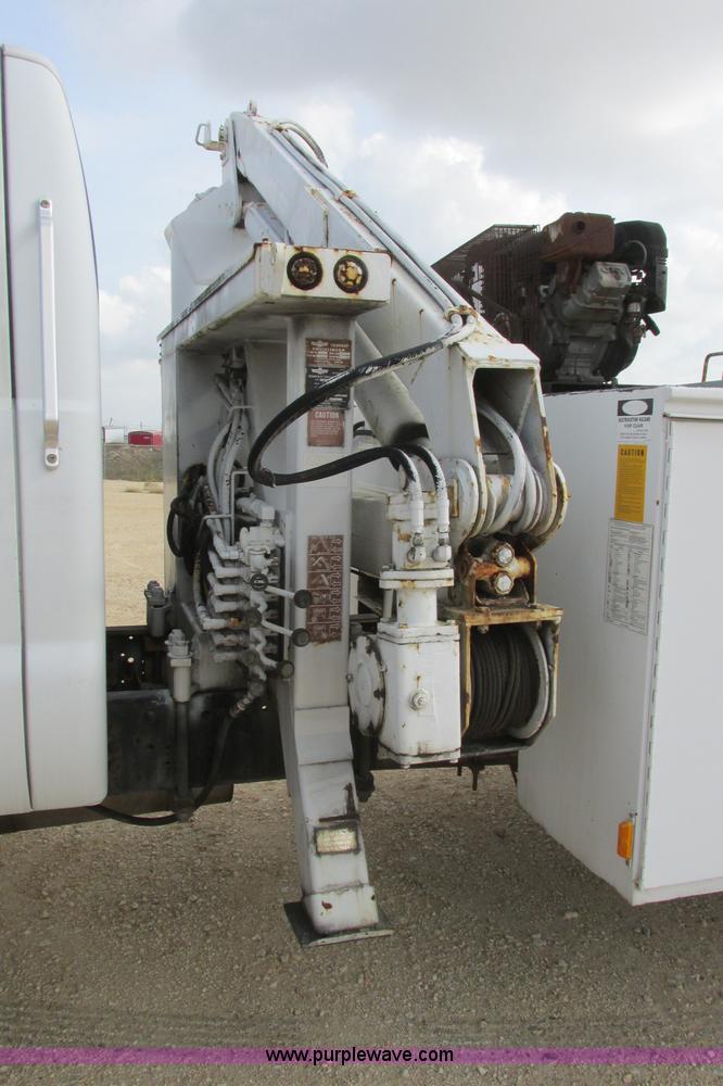 image for item I3500 2000 Ford F650 Super Duty XL Crew Cab service truck with crane