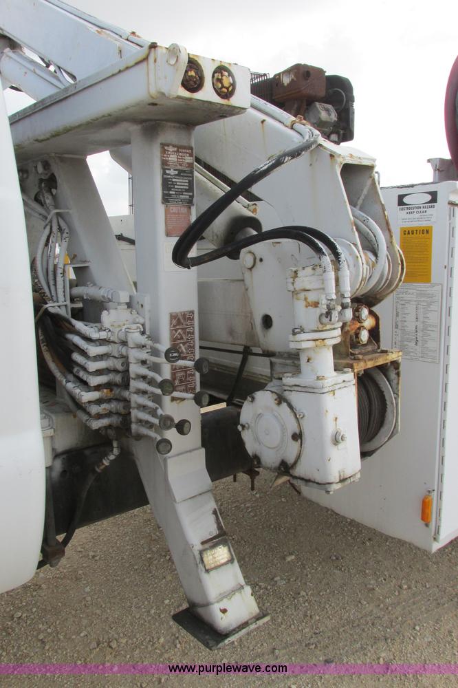 image for item I3500 2000 Ford F650 Super Duty XL Crew Cab service truck with crane