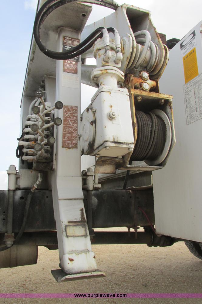 image for item I3500 2000 Ford F650 Super Duty XL Crew Cab service truck with crane