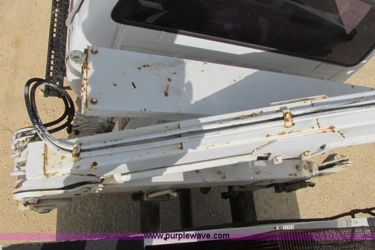 image for item I3500 2000 Ford F650 Super Duty XL Crew Cab service truck with crane