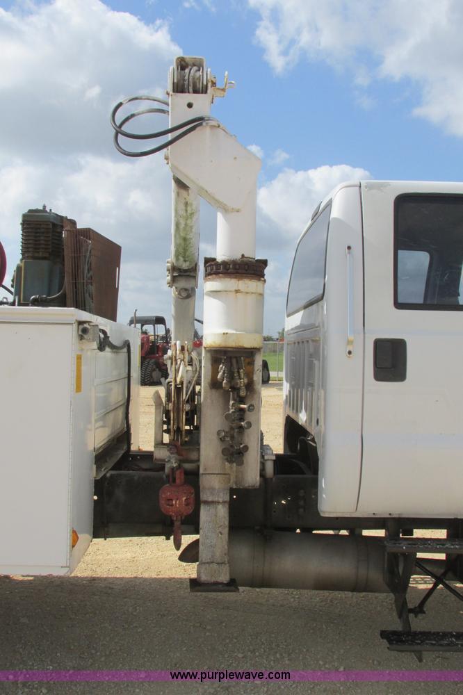 image for item I3500 2000 Ford F650 Super Duty XL Crew Cab service truck with crane