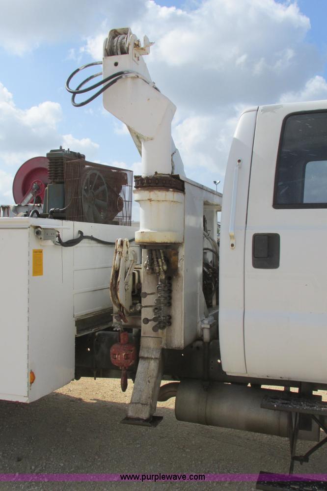image for item I3500 2000 Ford F650 Super Duty XL Crew Cab service truck with crane