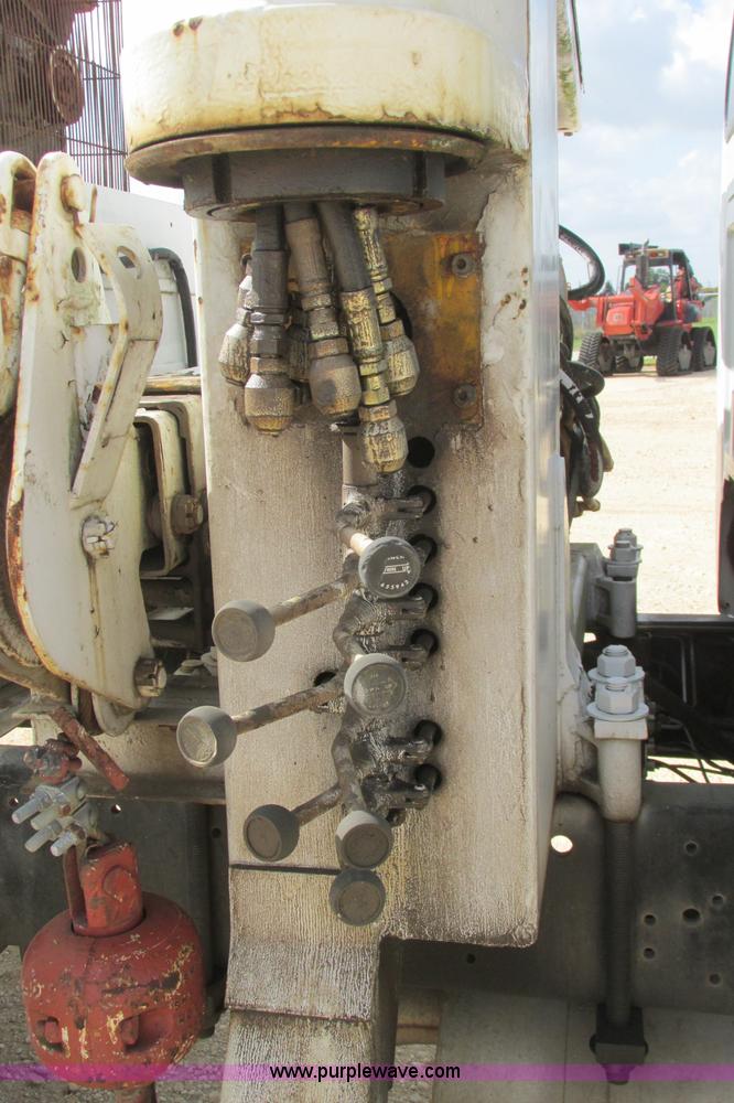 image for item I3500 2000 Ford F650 Super Duty XL Crew Cab service truck with crane