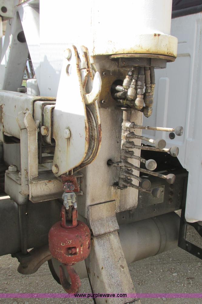 image for item I3500 2000 Ford F650 Super Duty XL Crew Cab service truck with crane