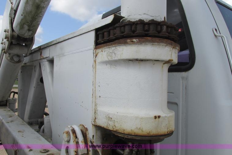 image for item I3500 2000 Ford F650 Super Duty XL Crew Cab service truck with crane