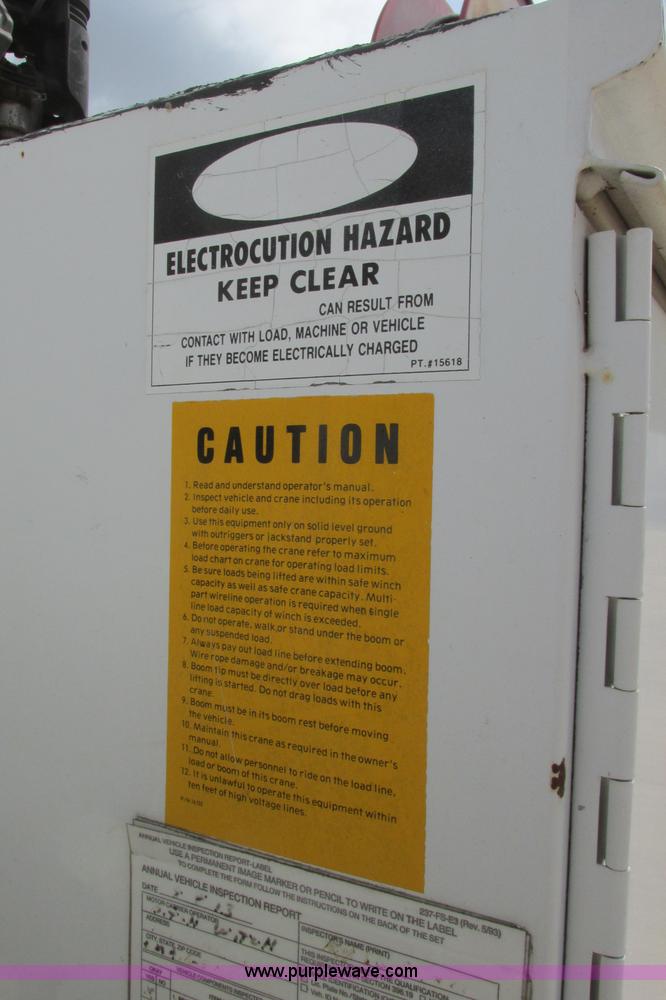 image for item I3500 2000 Ford F650 Super Duty XL Crew Cab service truck with crane