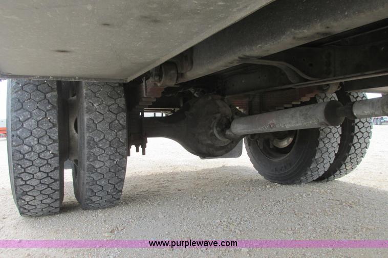 image for item I3500 2000 Ford F650 Super Duty XL Crew Cab service truck with crane