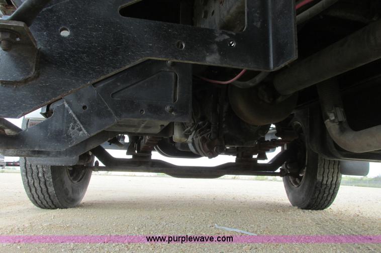 image for item I3500 2000 Ford F650 Super Duty XL Crew Cab service truck with crane