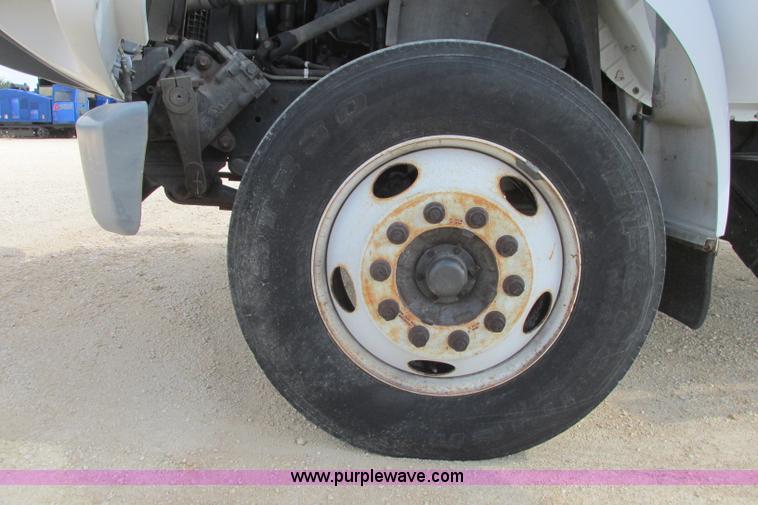 image for item I3500 2000 Ford F650 Super Duty XL Crew Cab service truck with crane