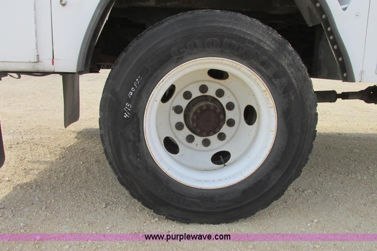 image for item I3500 2000 Ford F650 Super Duty XL Crew Cab service truck with crane