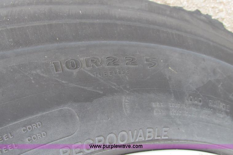 image for item I3500 2000 Ford F650 Super Duty XL Crew Cab service truck with crane