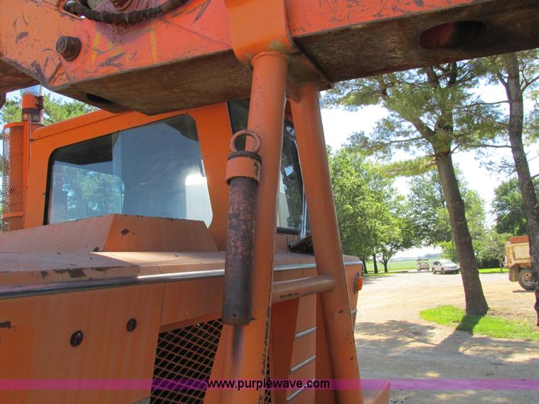 image for item I4160 1982 Koehring 424 rubber tire excavator