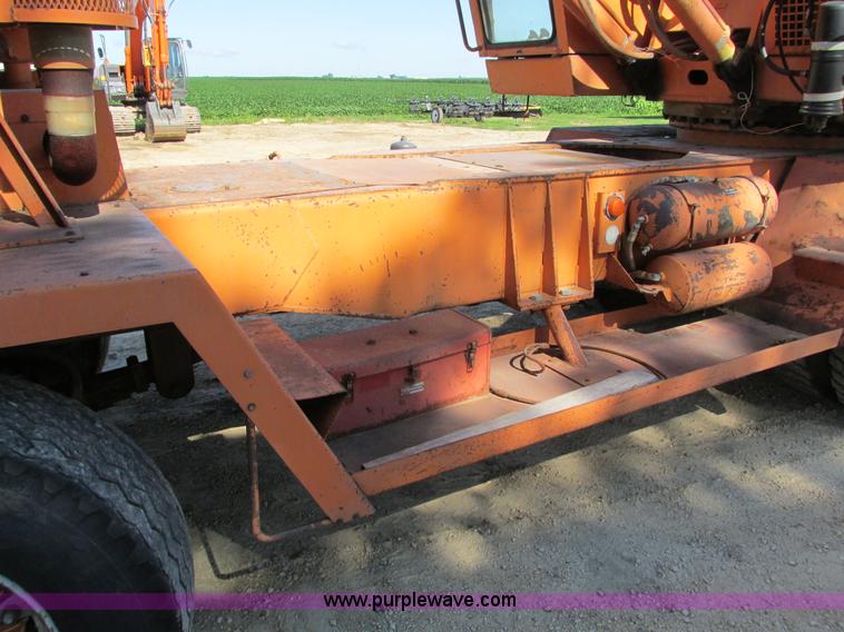 image for item I4160 1982 Koehring 424 rubber tire excavator