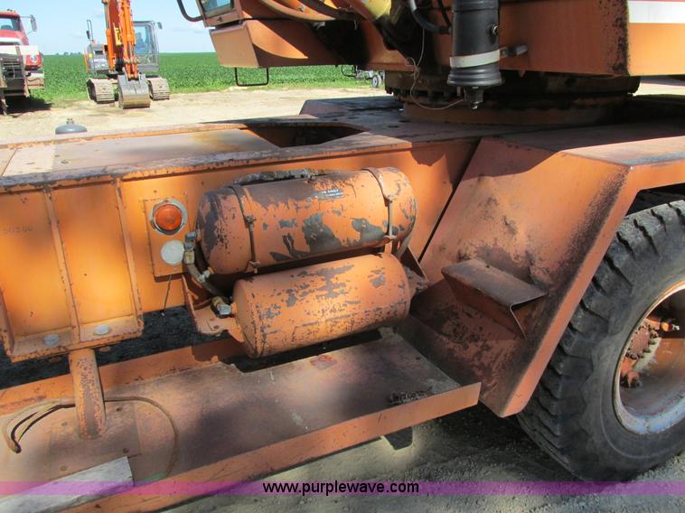 image for item I4160 1982 Koehring 424 rubber tire excavator