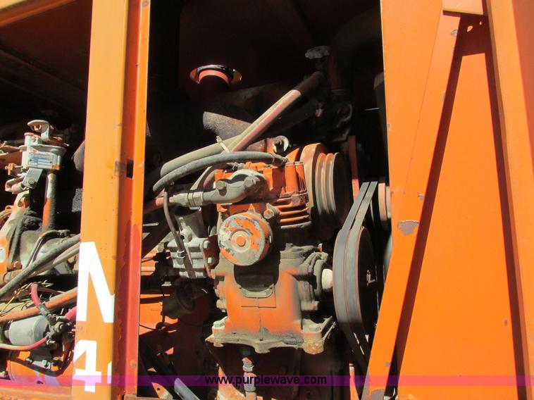 image for item I4160 1982 Koehring 424 rubber tire excavator