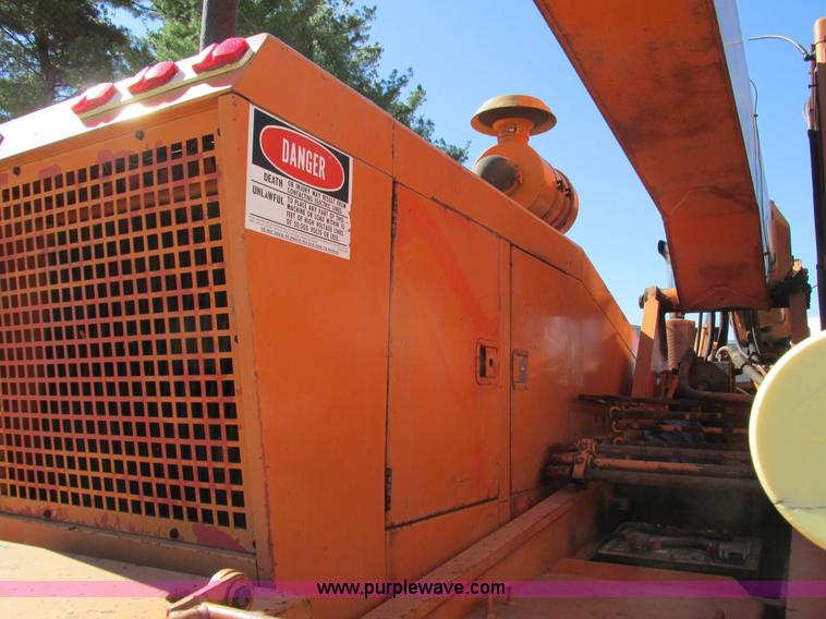 image for item I4160 1982 Koehring 424 rubber tire excavator