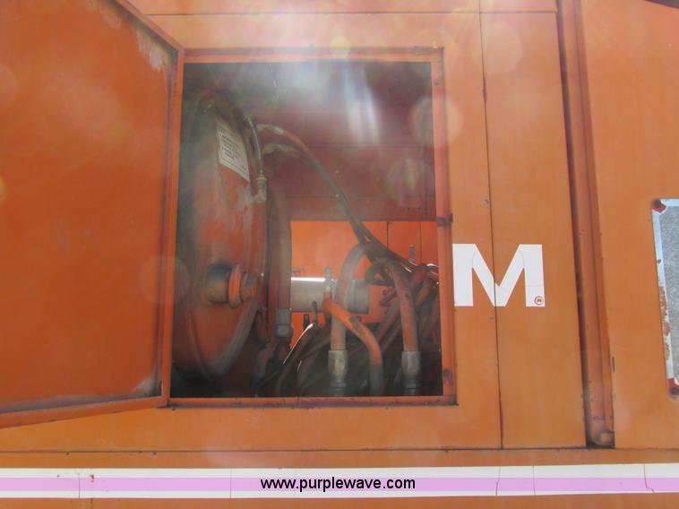 image for item I4160 1982 Koehring 424 rubber tire excavator