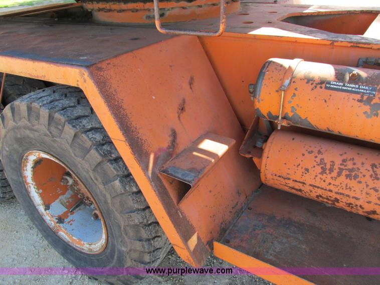 image for item I4160 1982 Koehring 424 rubber tire excavator